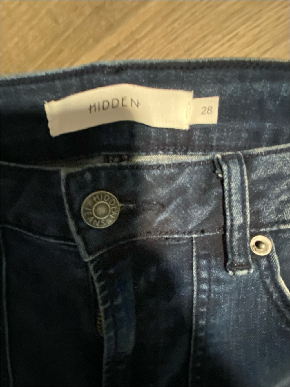 BUCKLE Hidden Ripped High Rise Flare Jeans - Picture 5 of 6